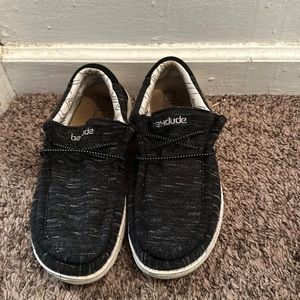 Kids size 5 hey dudes